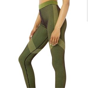 Alo Yoga Illusion Seamless Leggings High Rise in Green Black